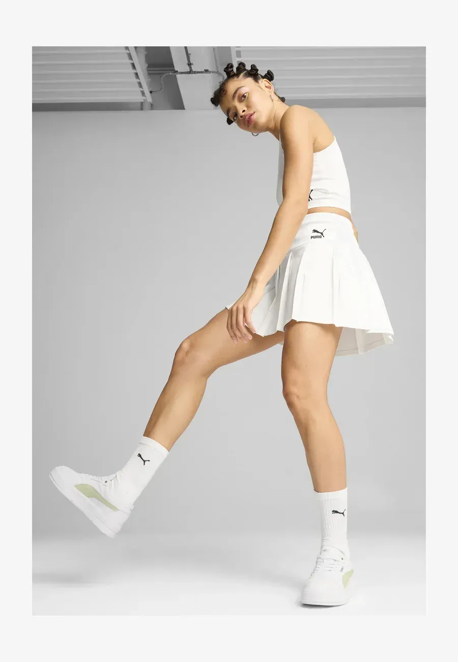 Фото № 1 с приближением к товару «‎CALI COURT»