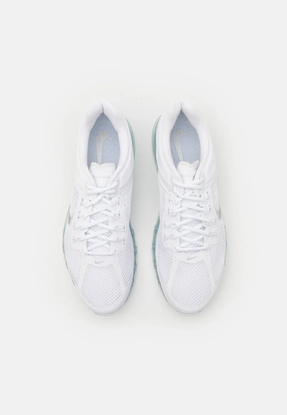 Фото № 4 с приближением к товару «‎AIR MAX 2013»