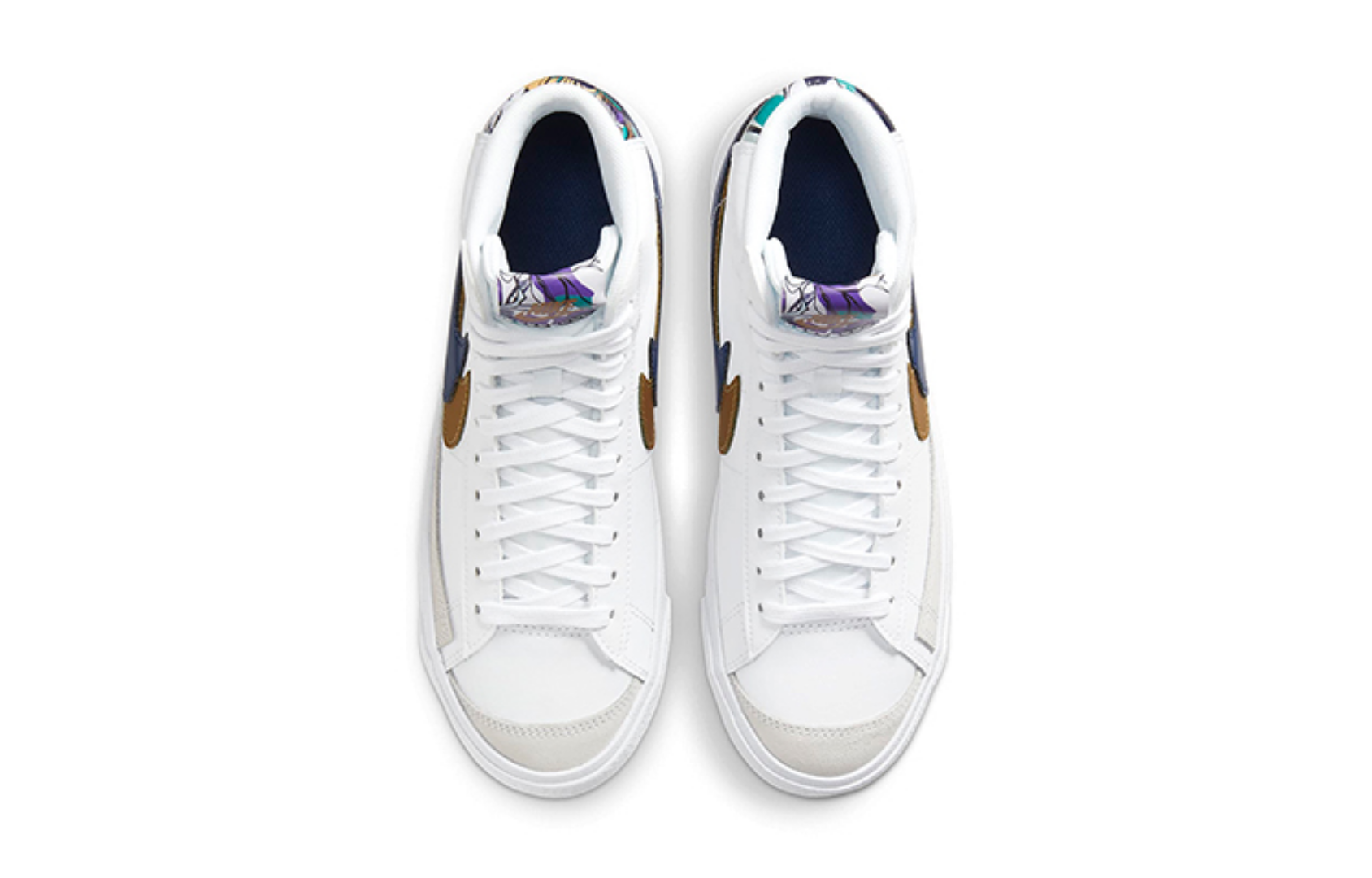 Фото № 4 с приближением к товару «‎Nike Blazer Mid '77 SE GS 'Double Swoosh - White Gold Blue Void'»