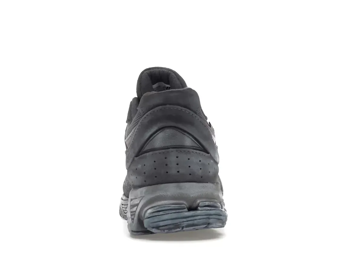 Фото № 4 с приближением к товару «‎New Balance 2002R»