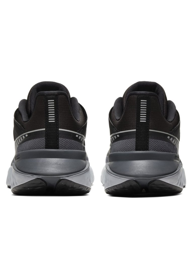 Фото № 3 с приближением к товару «‎Nike Legend React Shield»