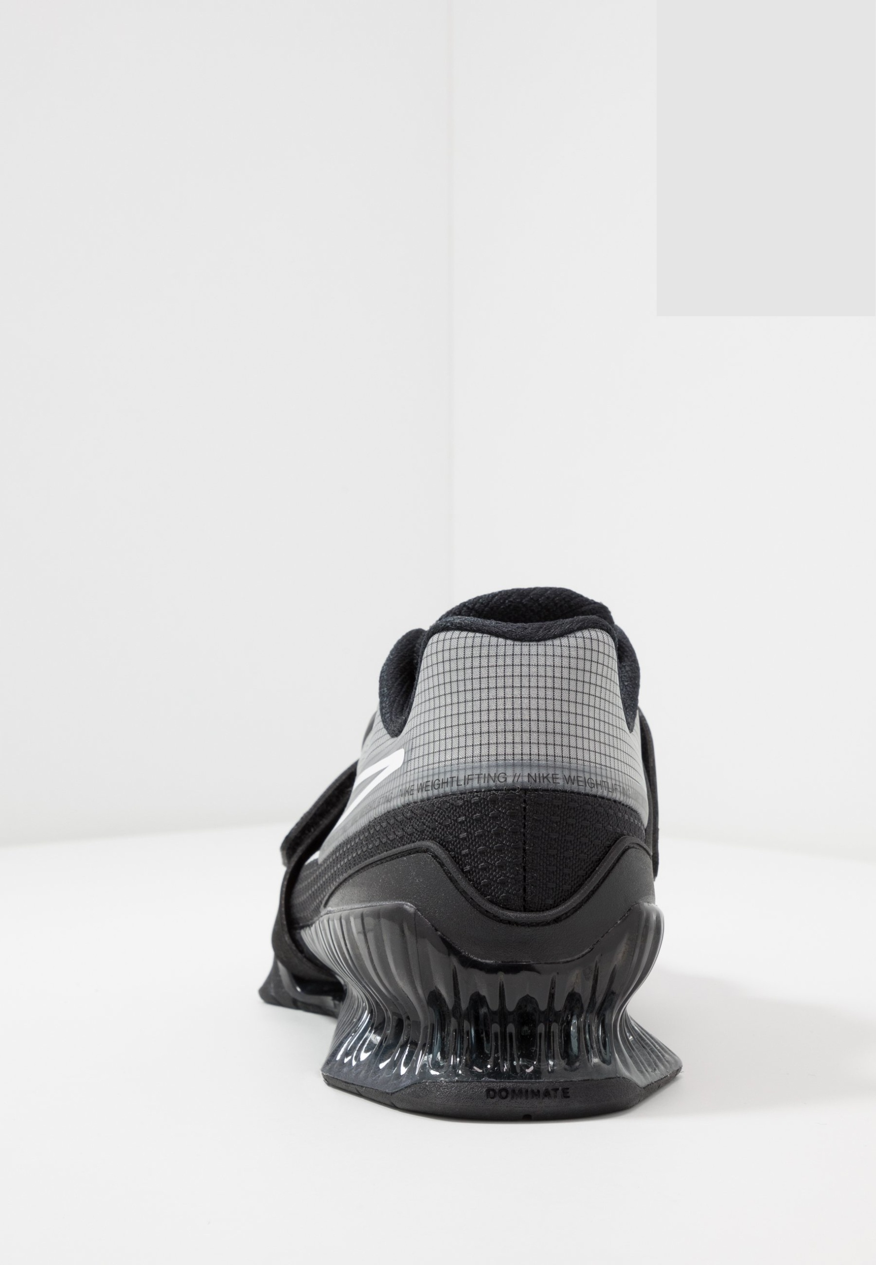 Фото № 5 с приближением к товару «‎Nike»