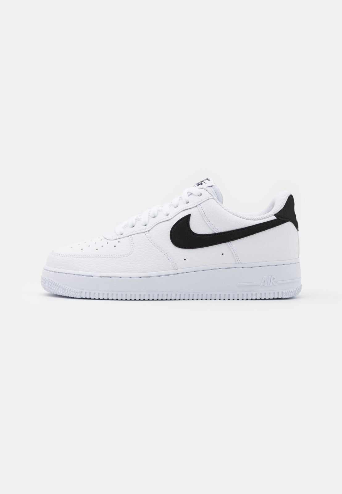 Фото № 1 с приближением к товару «‎Nike Air Force 1 ’07 »