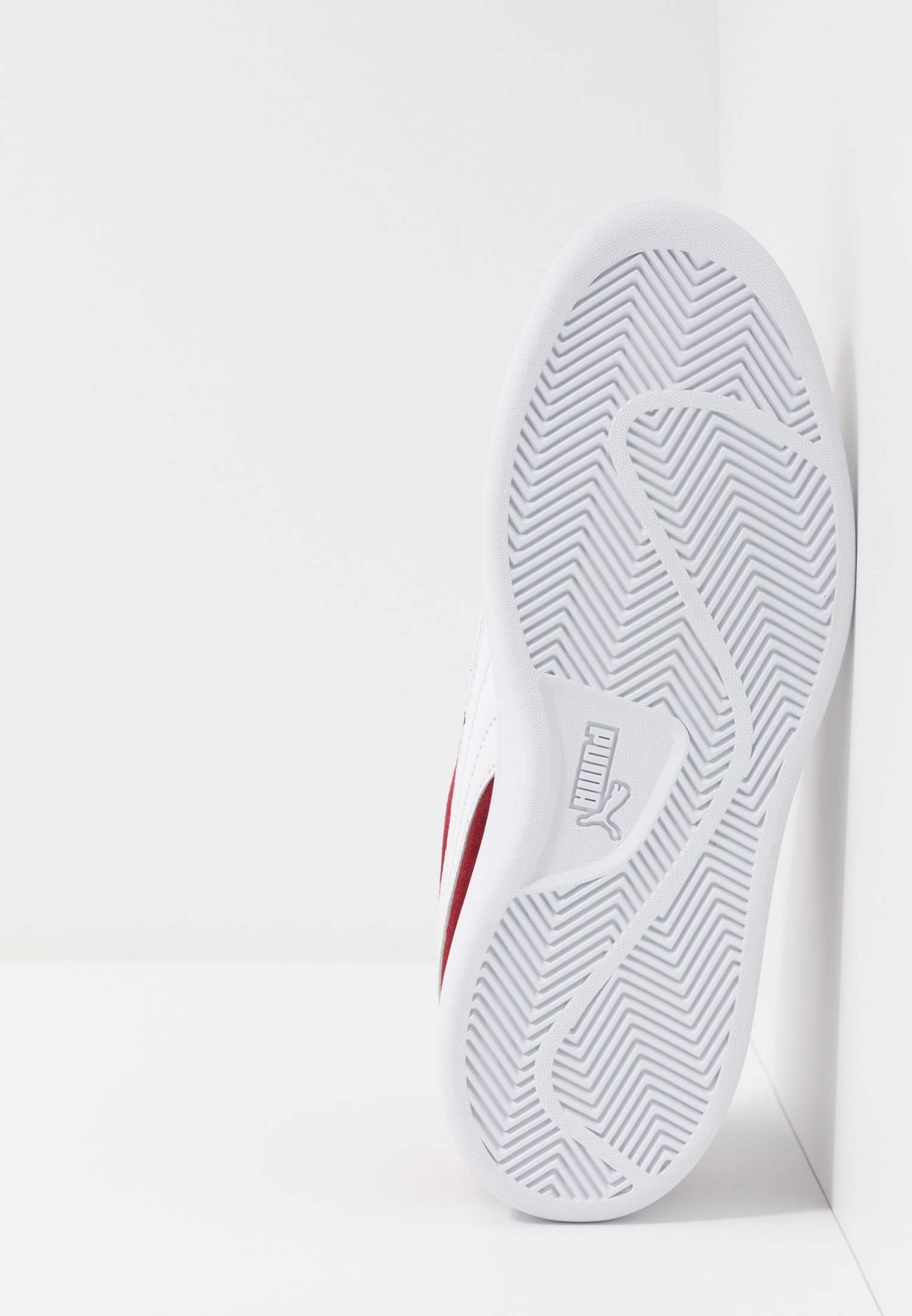 Фото № 5 с приближением к товару «‎Puma Smash V2 »