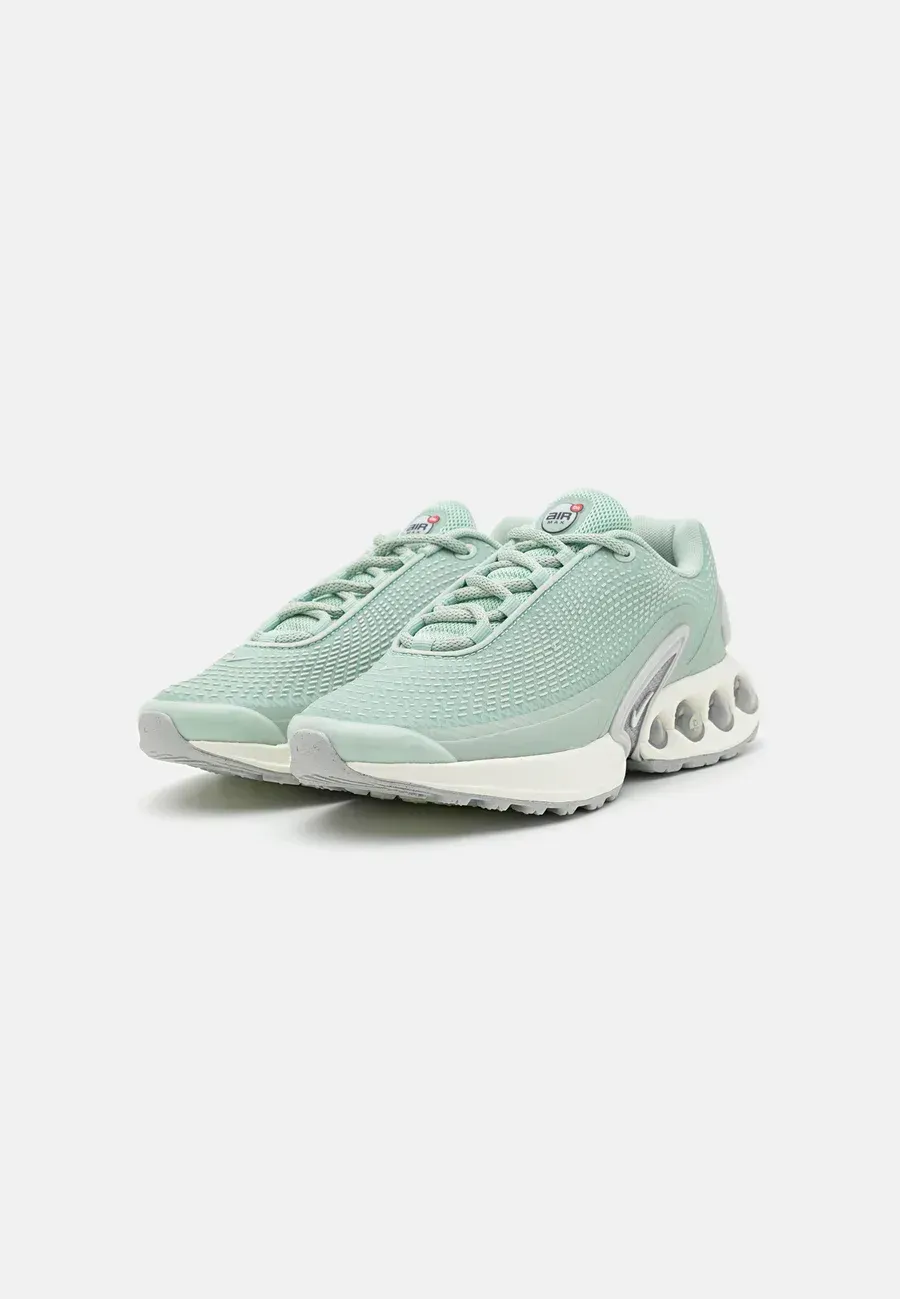 Фото № 4 с приближением к товару «‎AIR MAX DN SE»