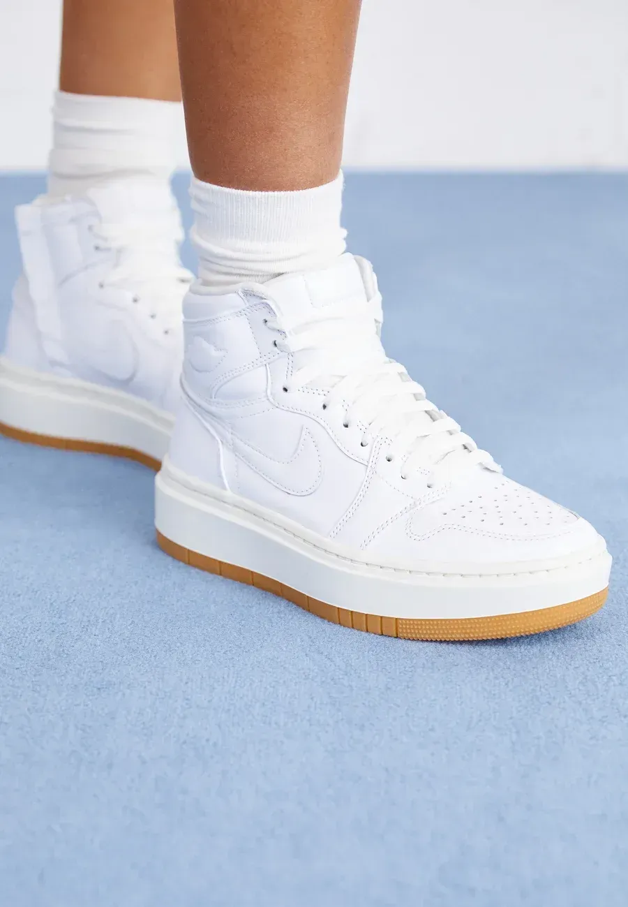 Фото № 2 с приближением к товару «‎AIR JORDAN 1 ELEVATE SE»
