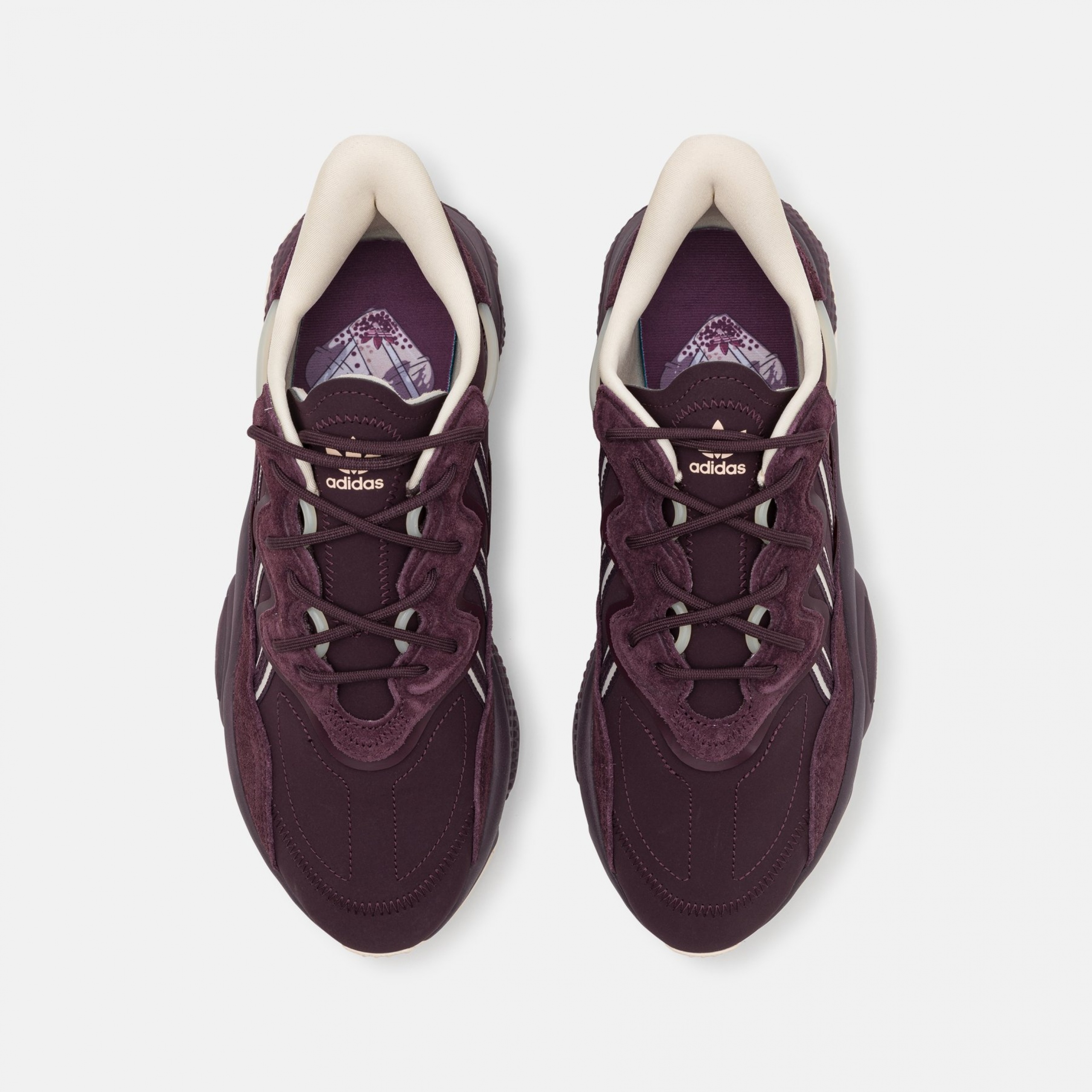 Фото № 4 с приближением к товару «‎Adidas Ozweego »