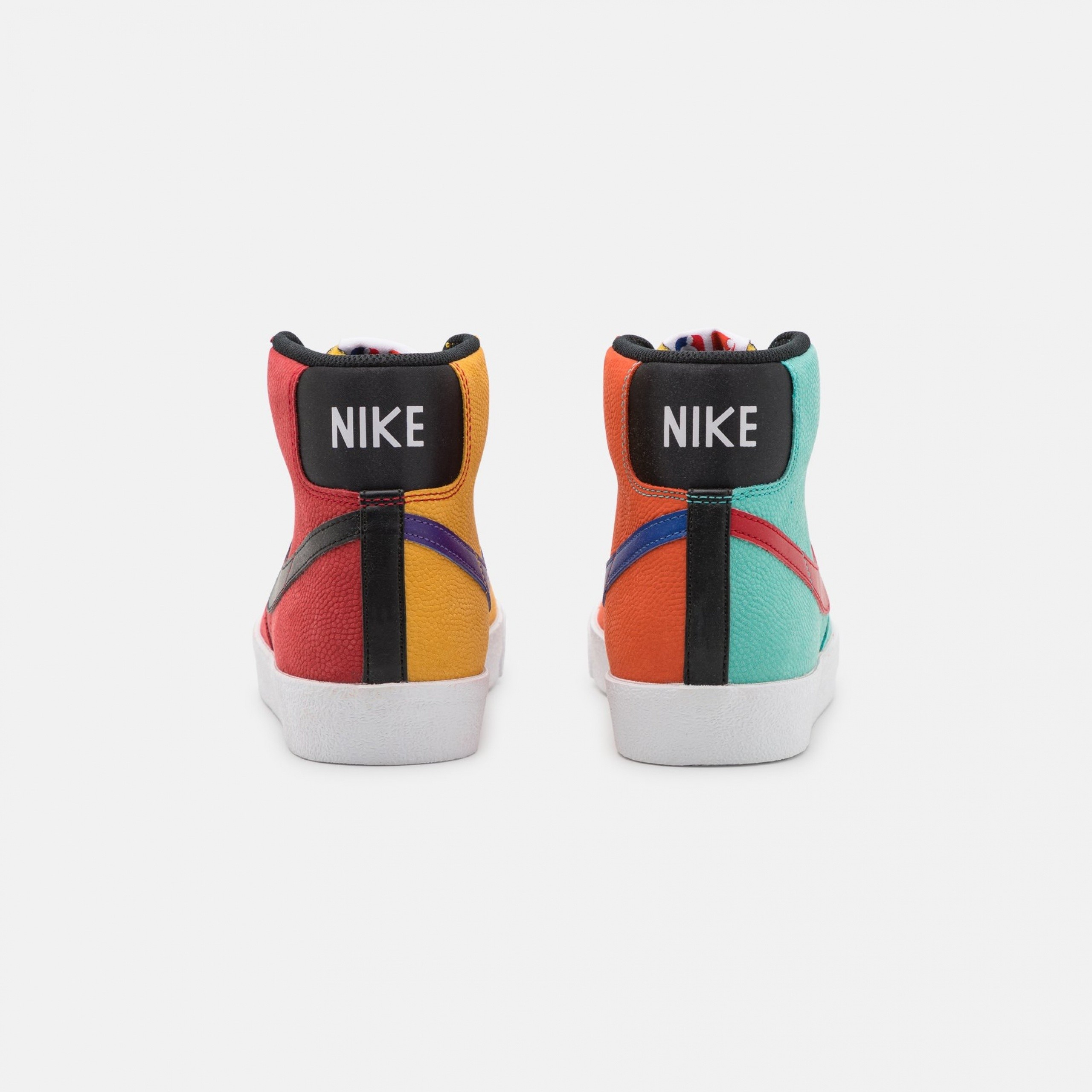 Фото № 3 с приближением к товару «‎Nike Blazer ’77 Emb »