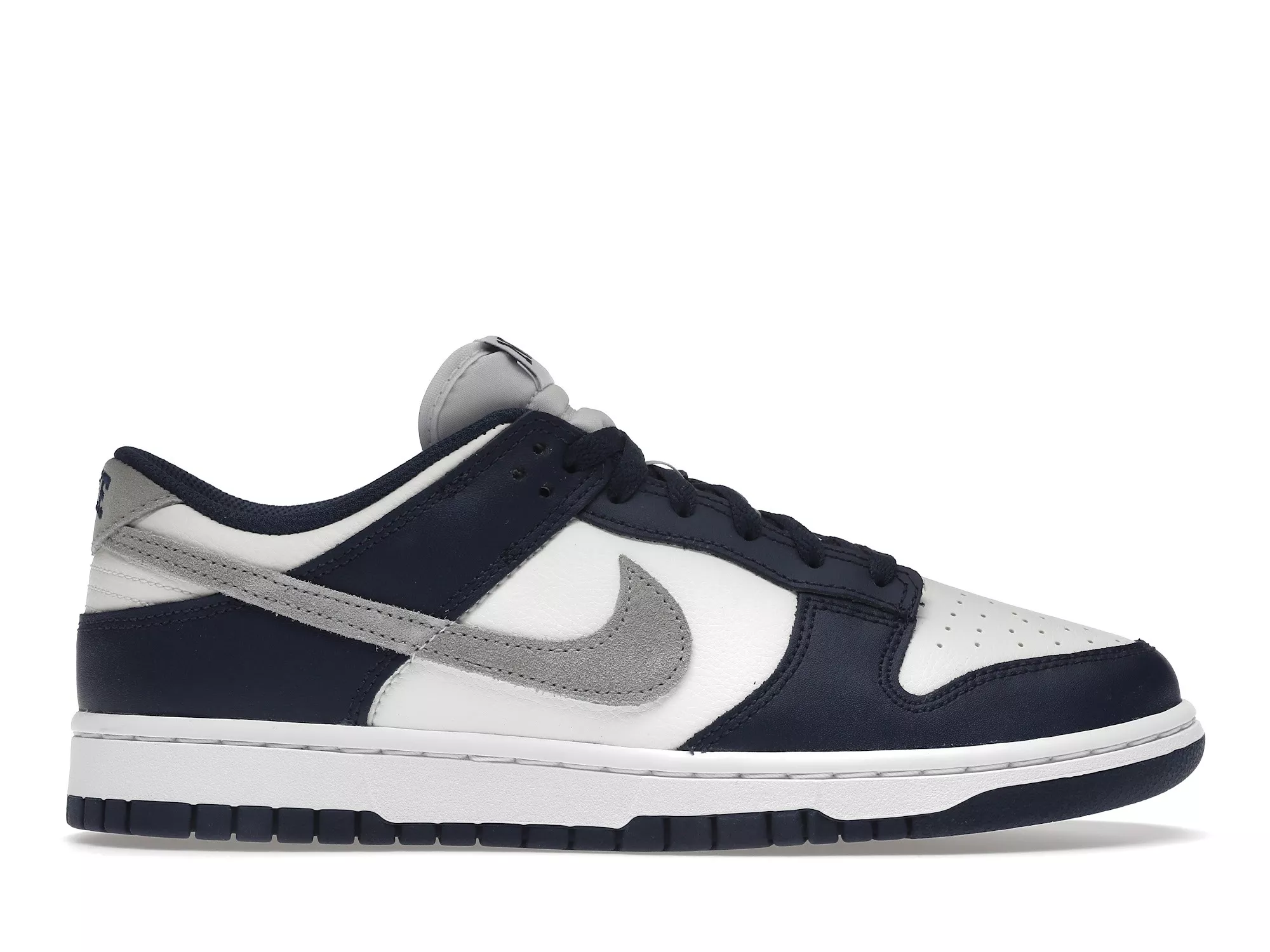 Фото № 1 с приближением к товару «‎Nike Dunk Low Summit White Midnight Navy»