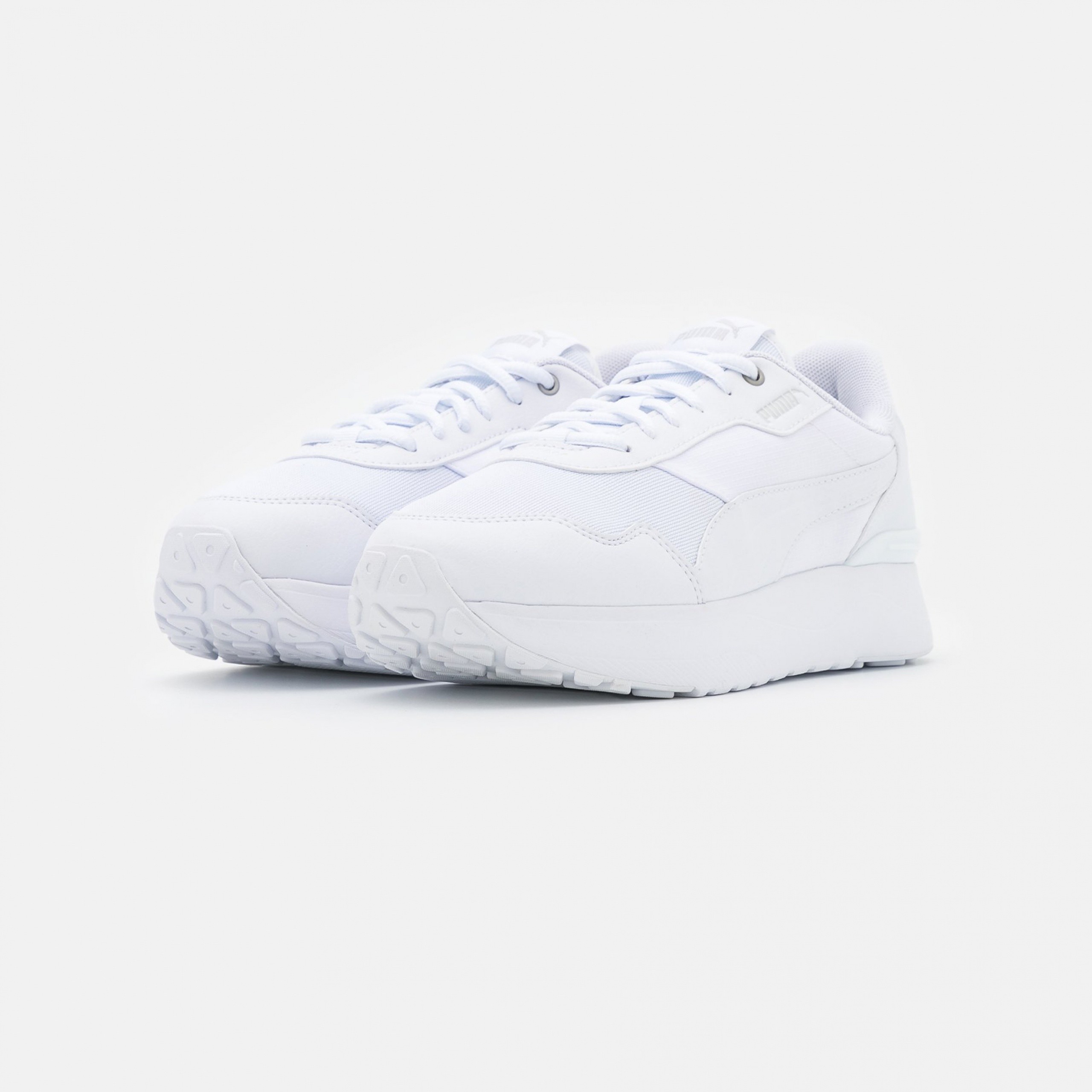 Фото № 3 с приближением к товару «‎Puma R78 Voyage »