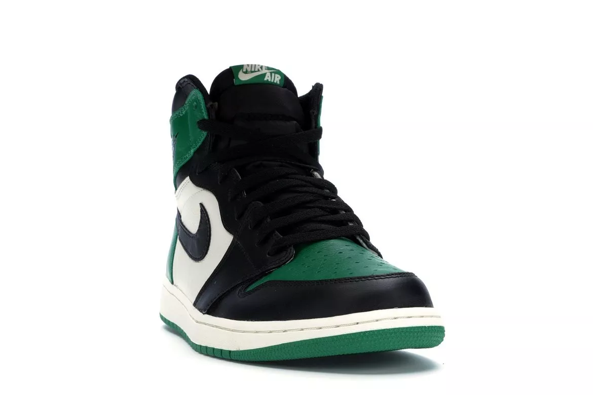 Фото № 3 с приближением к товару «‎Jordan 1 Retro High Pine Green»