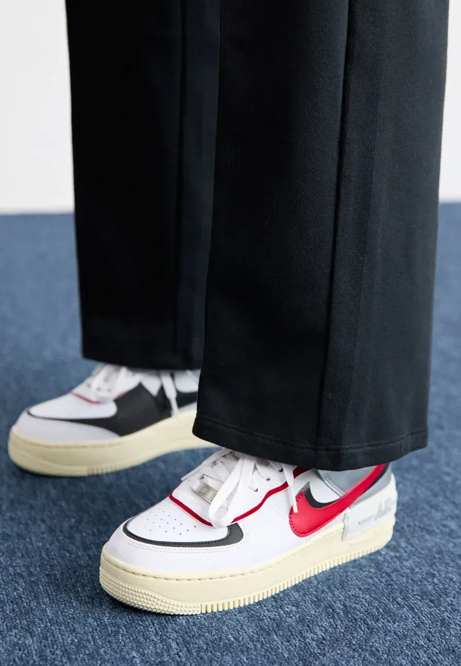 Фото № 2 с приближением к товару «‎AF1 SHADOW»