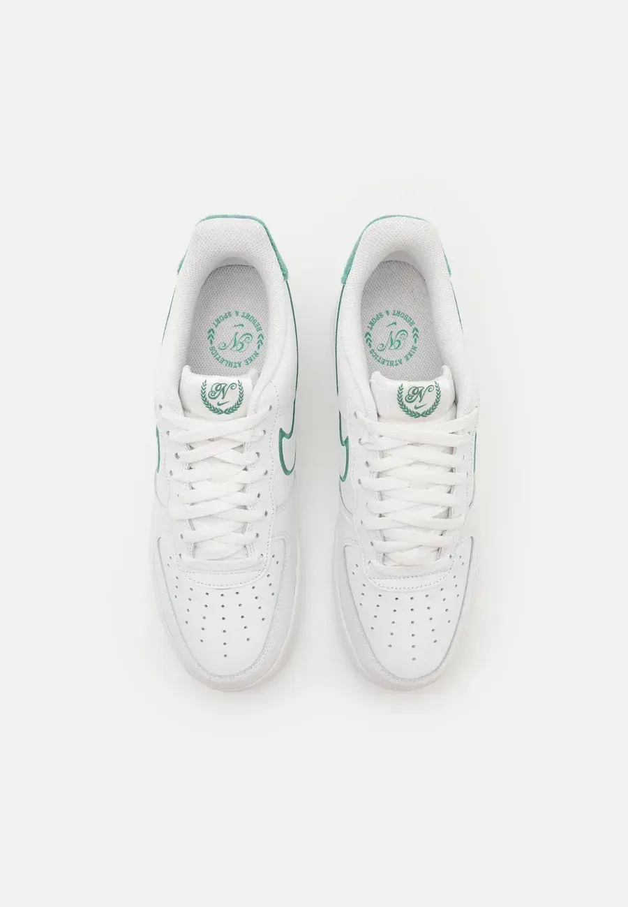 Фото № 4 с приближением к товару «‎AIR FORCE 1 '07»