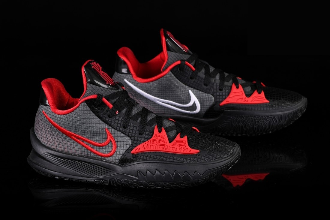 Фото № 4 с приближением к товару «‎Nike Kyrie 4 »