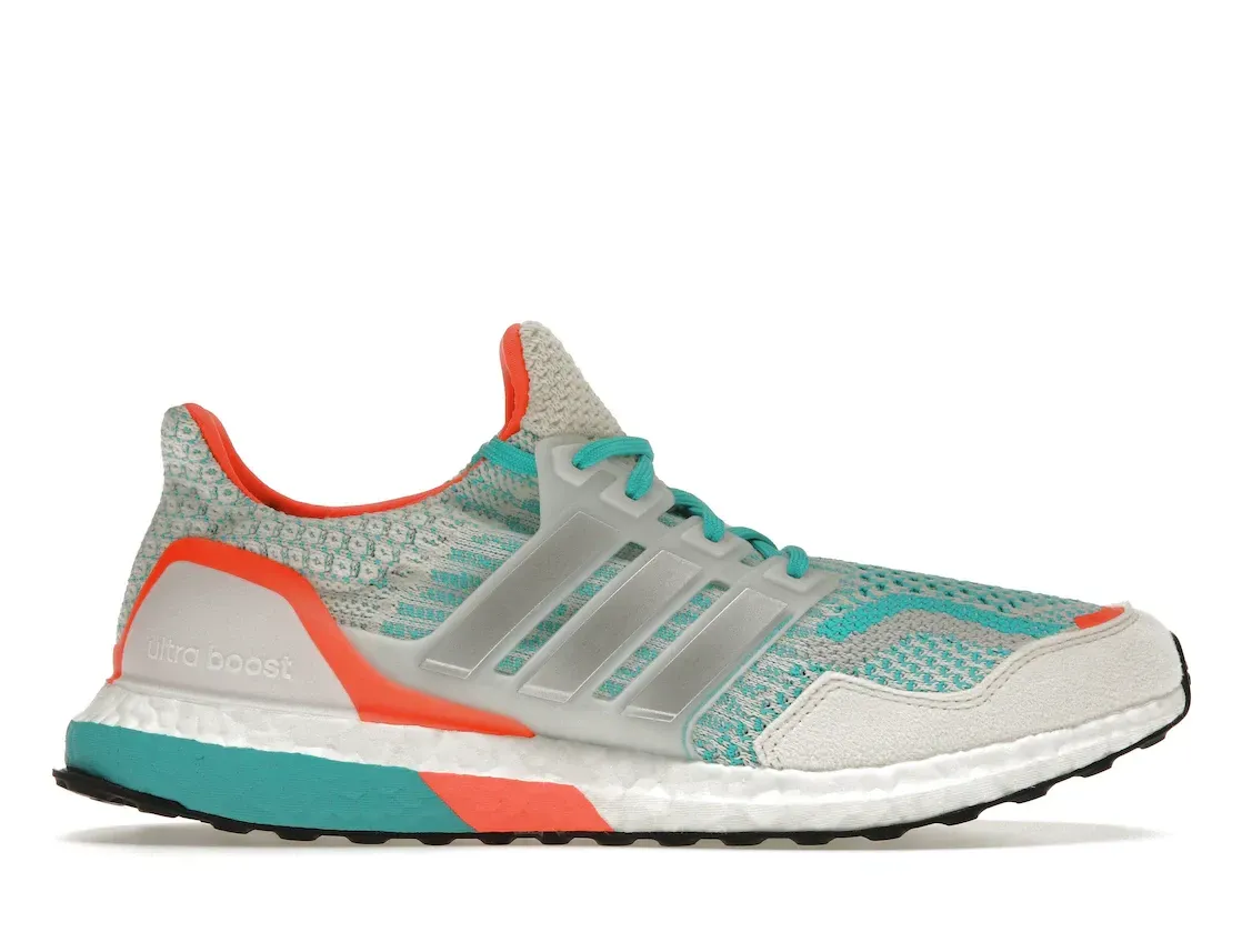 Фото № 1 с приближением к товару «‎adidas Ultra Boost 5.0 DNA Chalk White Mint Rush»