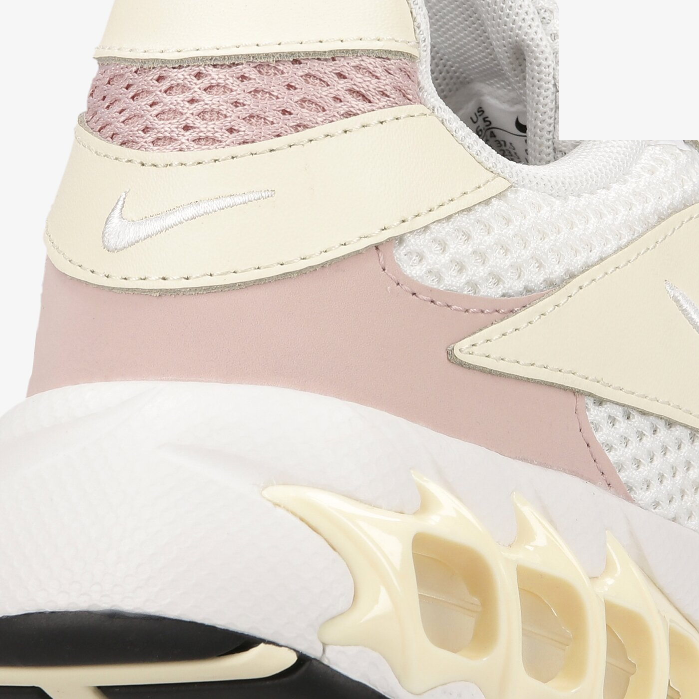 Фото № 4 с приближением к товару «‎Nike Wmns Zoom Air Fire Low-Top Running Shoes PinkWhite»