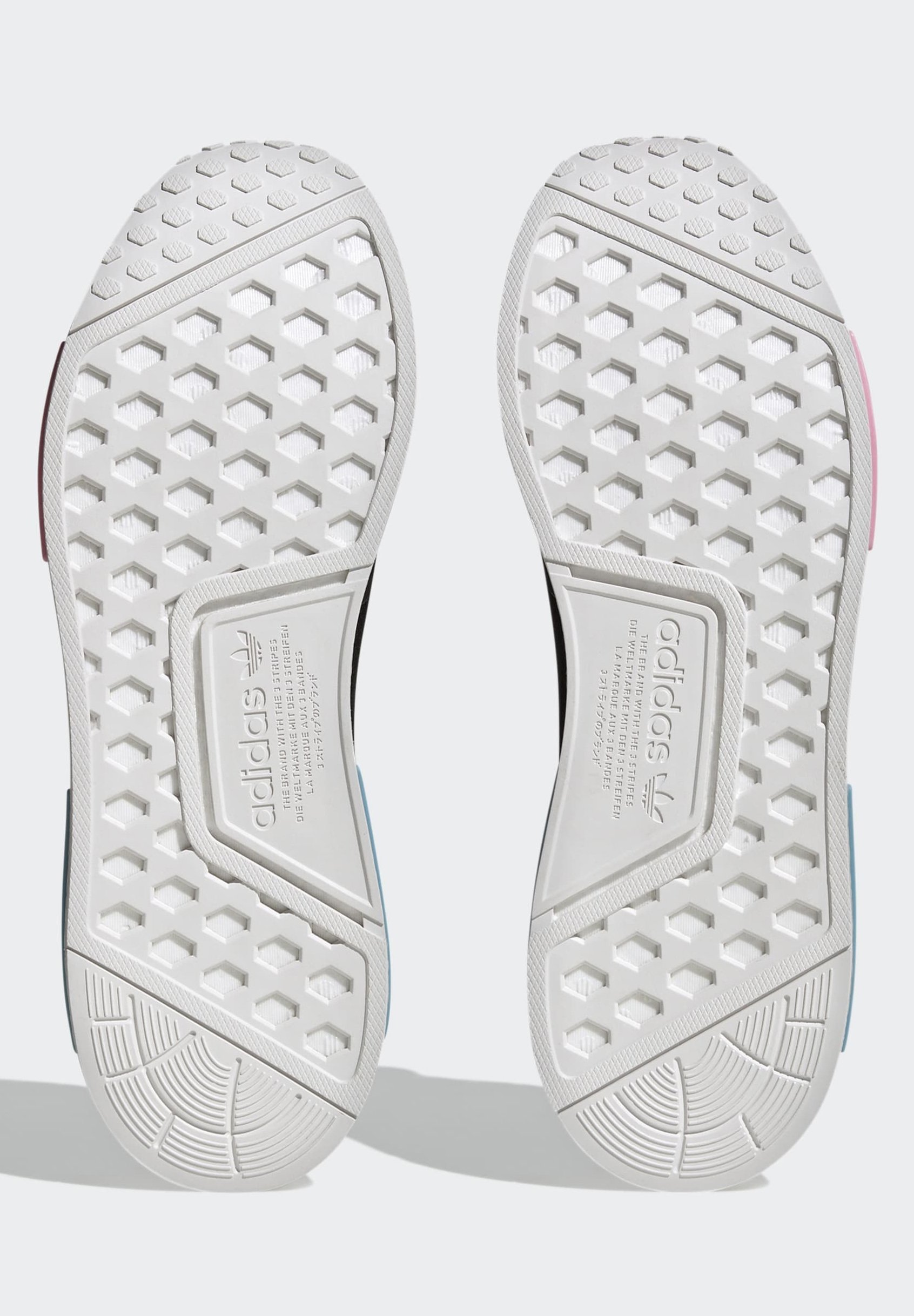 Фото № 5 с приближением к товару «‎Adidas Nmd R1 X Andre Saraiva »