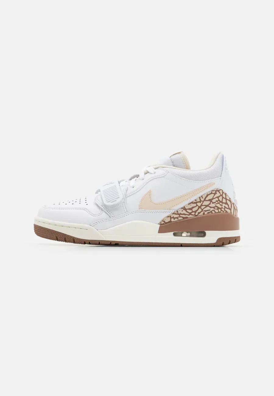 Фото № 1 с приближением к товару «‎AIR JORDAN LEGACY 312 »