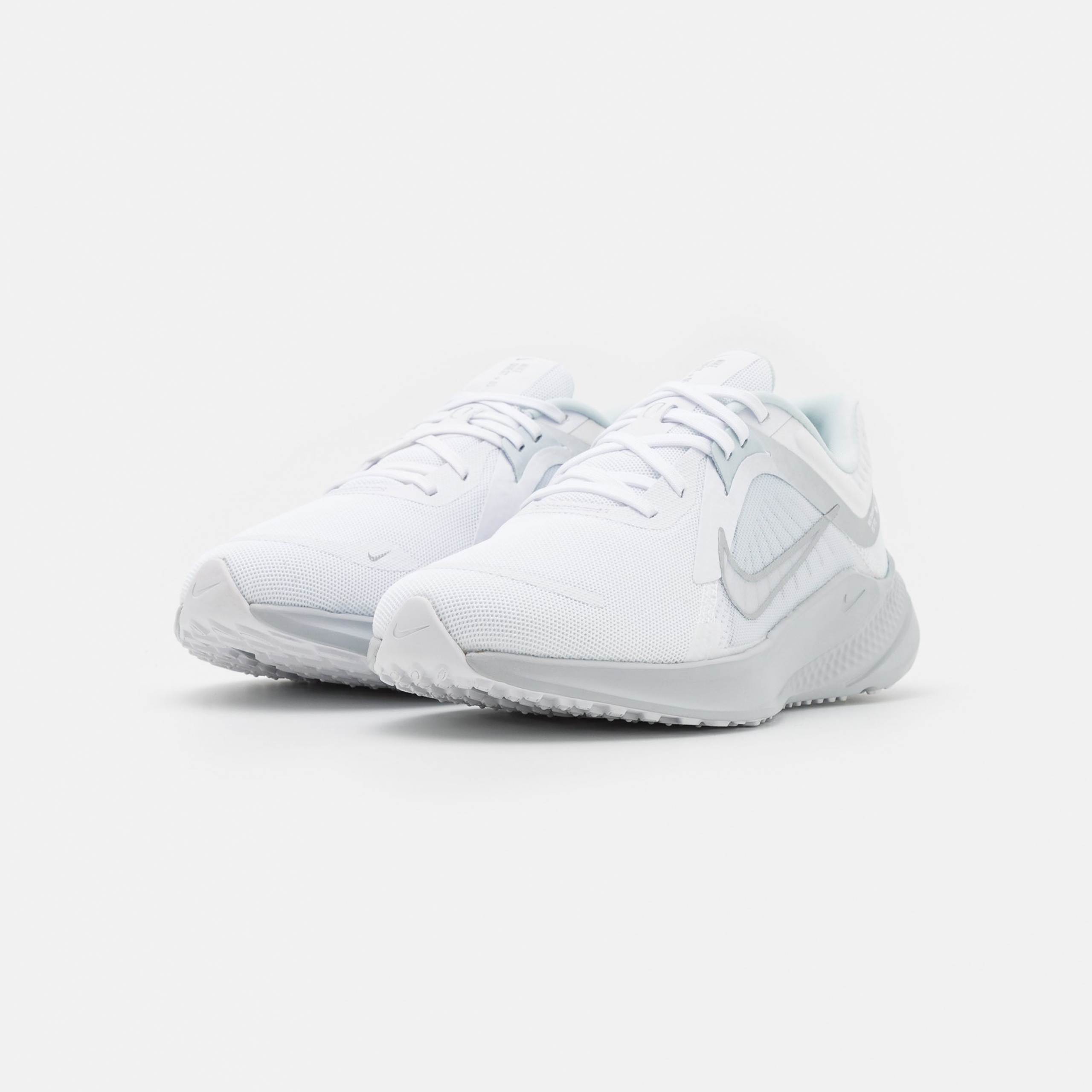 Фото № 2 с приближением к товару «‎Nike Quest 5»