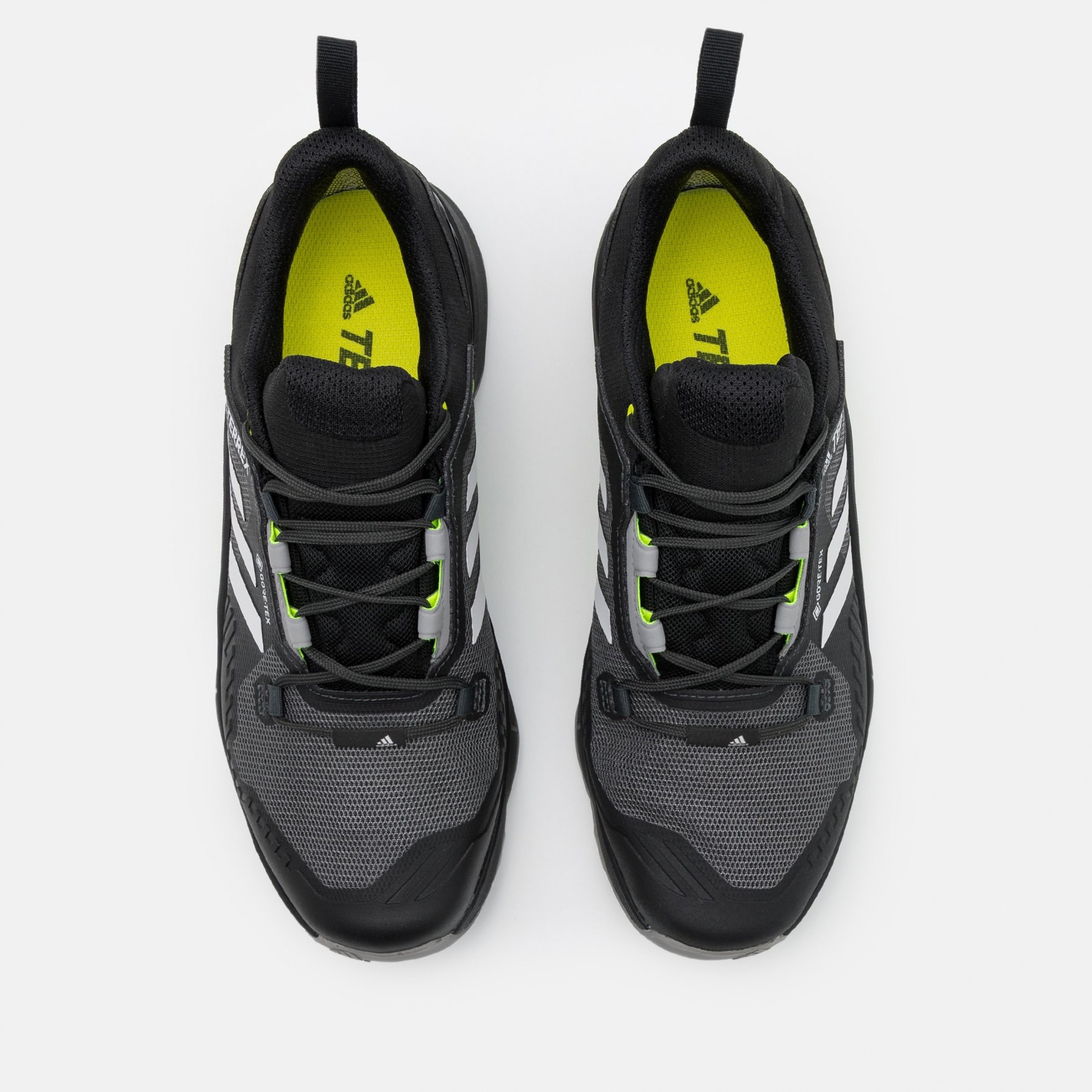 Фото № 4 с приближением к товару «‎Adidas »