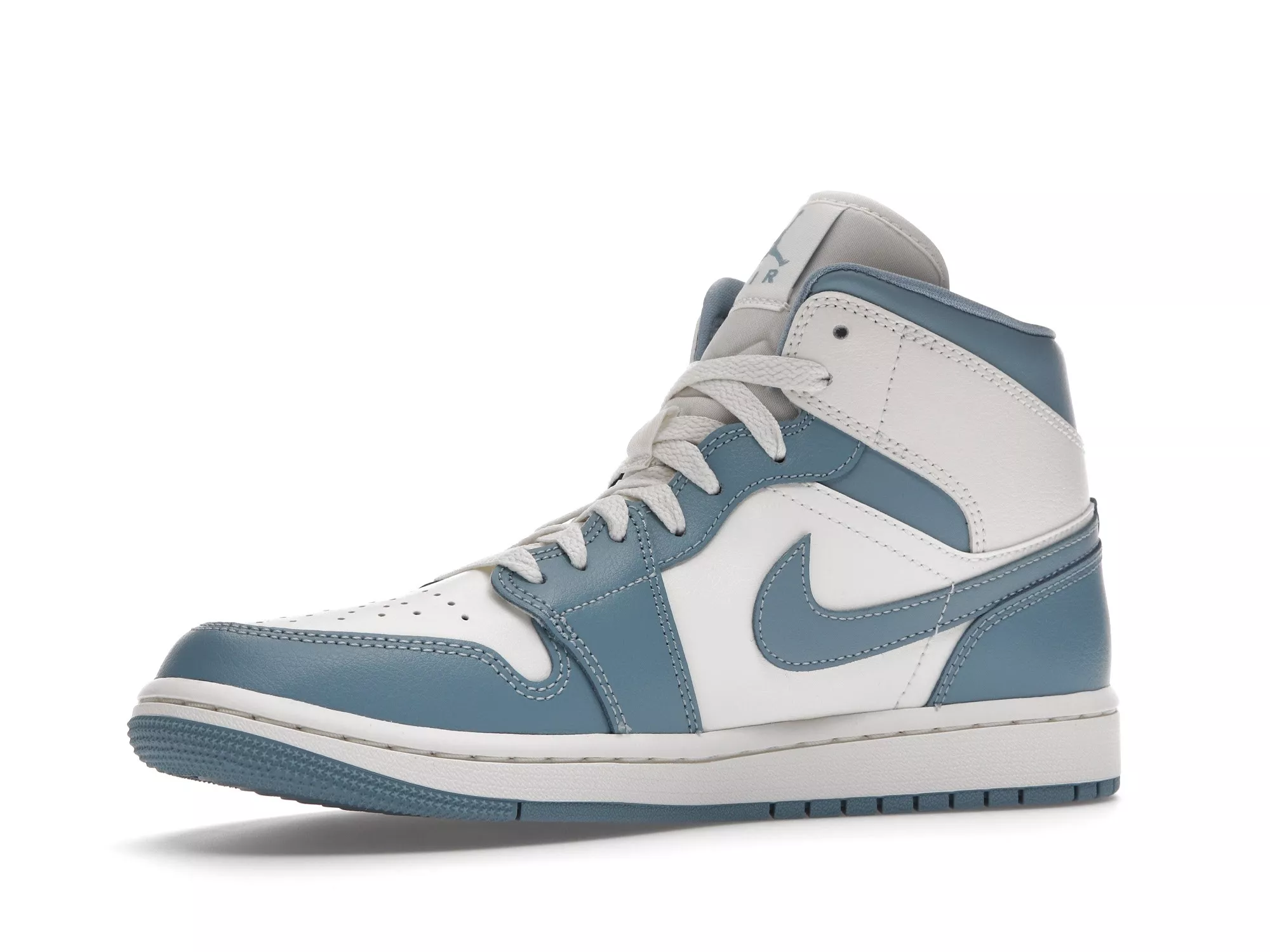 Фото № 6 с приближением к товару «‎Jordan 1 Mid UNC (2022) »