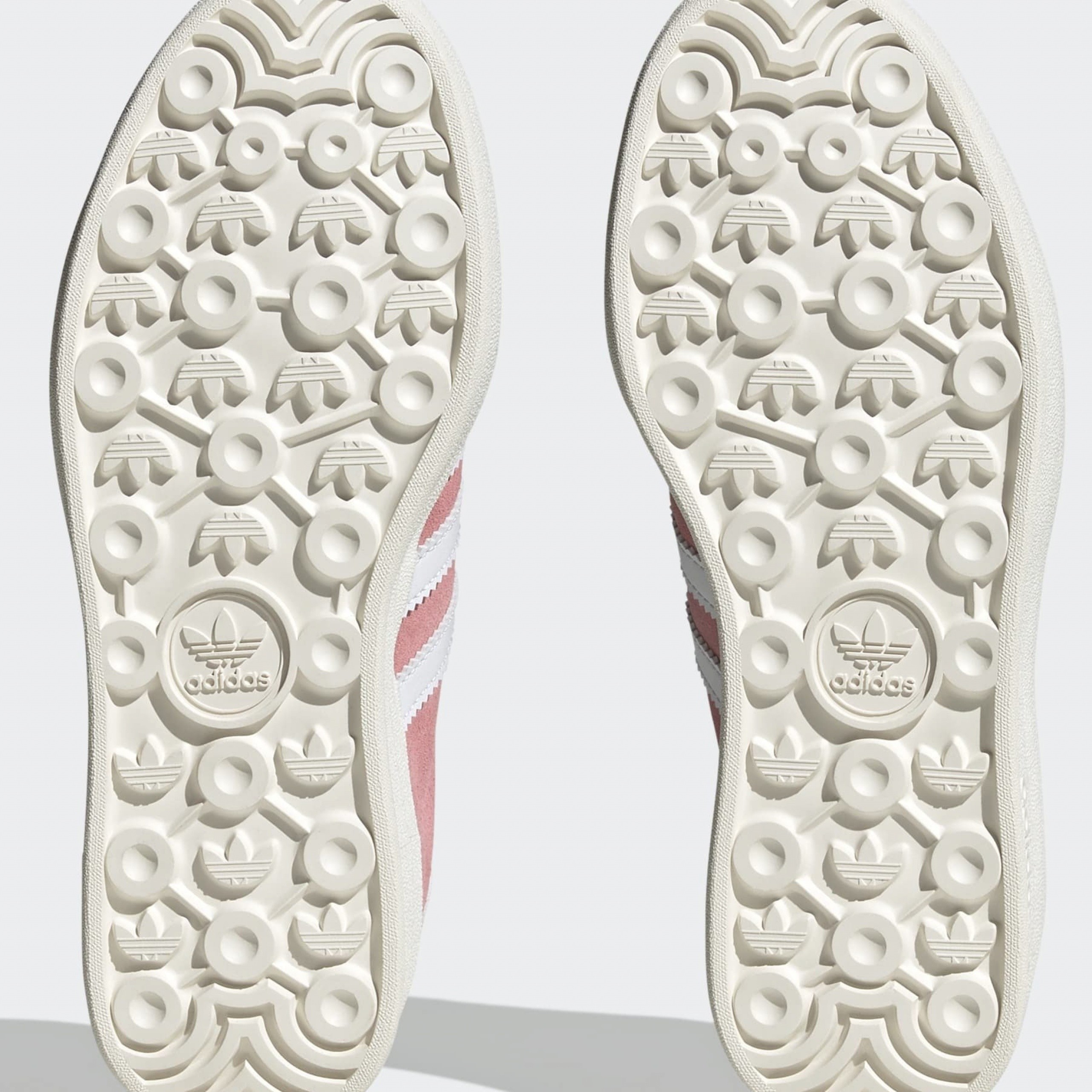 Фото № 4 с приближением к товару «‎Adidas Gazelle Bold »