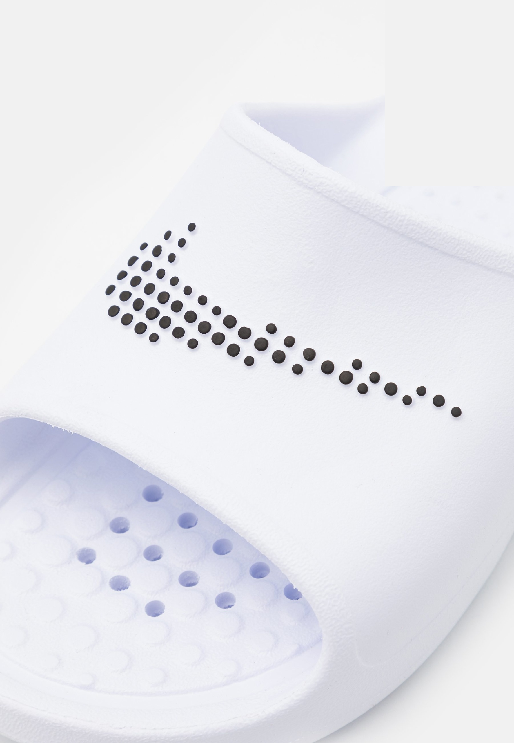 Фото № 4 с приближением к товару «‎Nike Victori One Shower Slide »