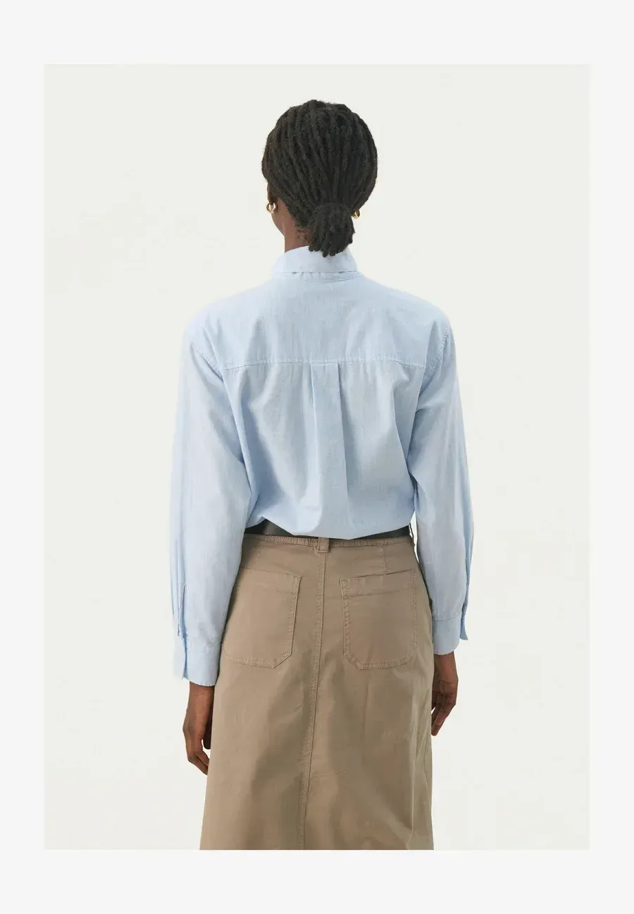 Фото № 3 с приближением к товару «‎Button-down blouse»