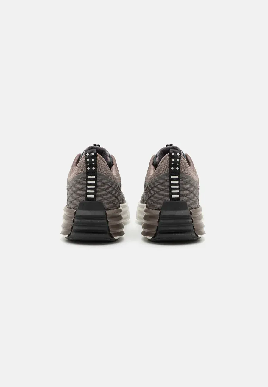 Фото № 3 с приближением к товару «‎LUNAR ROAM UNISEX»