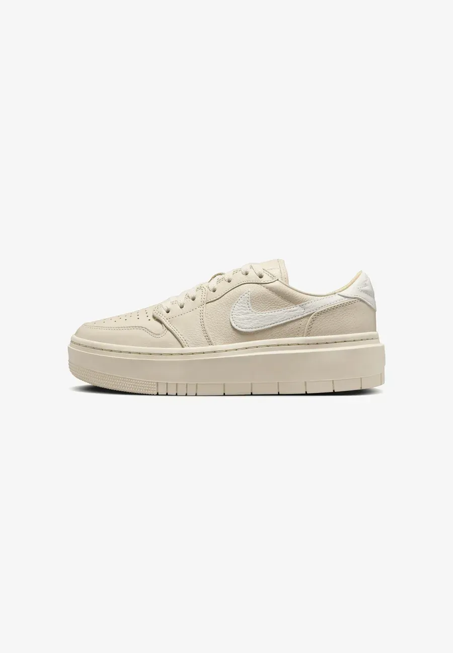 Фото № 1 с приближением к товару «‎AIR JORDAN 1 ELEVATE»