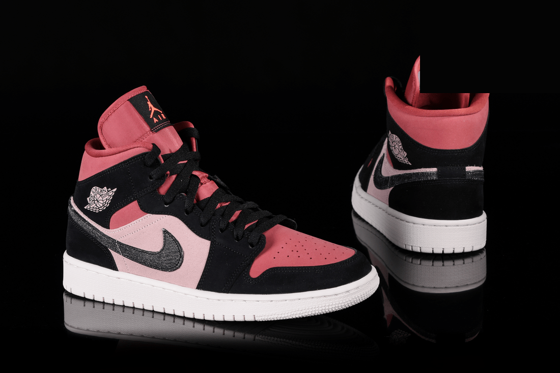 Фото № 3 с приближением к товару «‎Nike Air Jordan 1 Retro Wmns Canyon»
