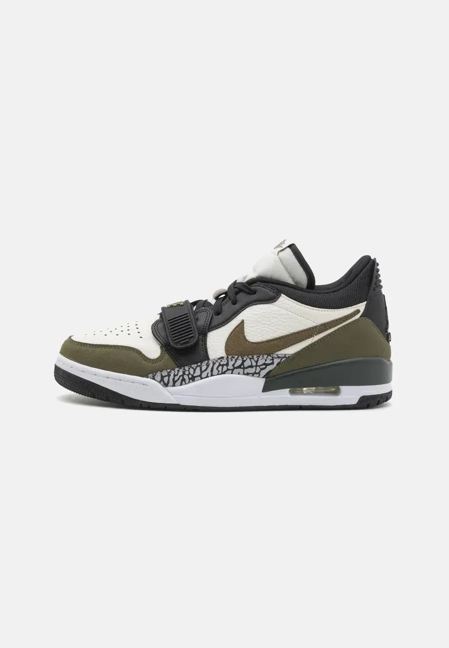 Фото № 1 с приближением к товару «‎AIR JORDAN LEGACY 312»