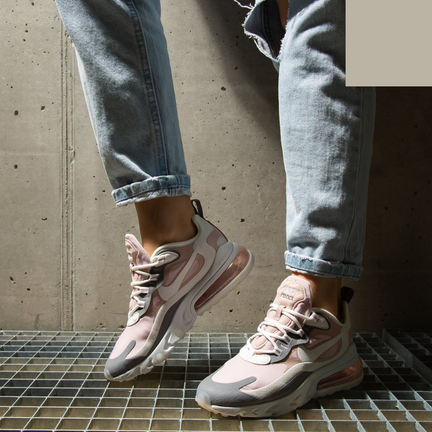 Фото № 5 с приближением к товару «‎Nike Air Max 270 React Plum Chalk Stone Mauve (W)»