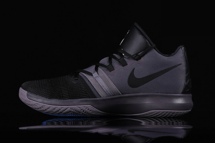 Фото № 1 с приближением к товару «‎Nike Kyrie Flytrap Dark»