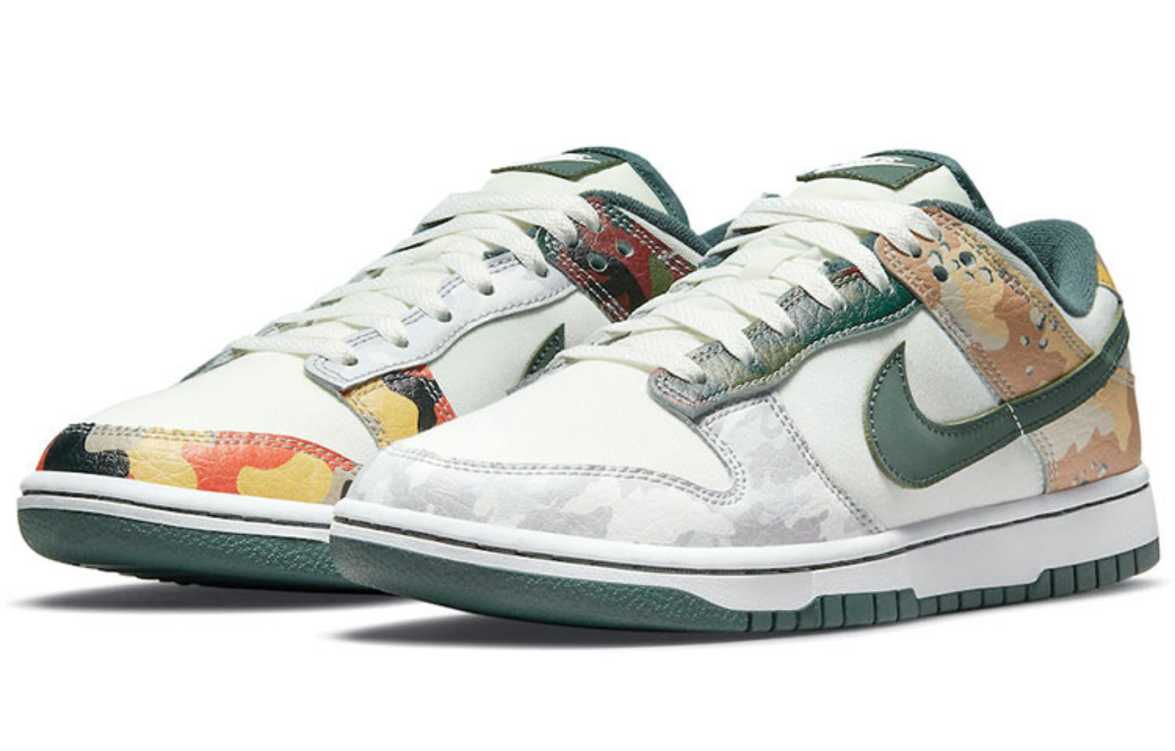Фото № 3 с приближением к товару «‎Nike Dunk Low SE 'Sail Multi Camo'»