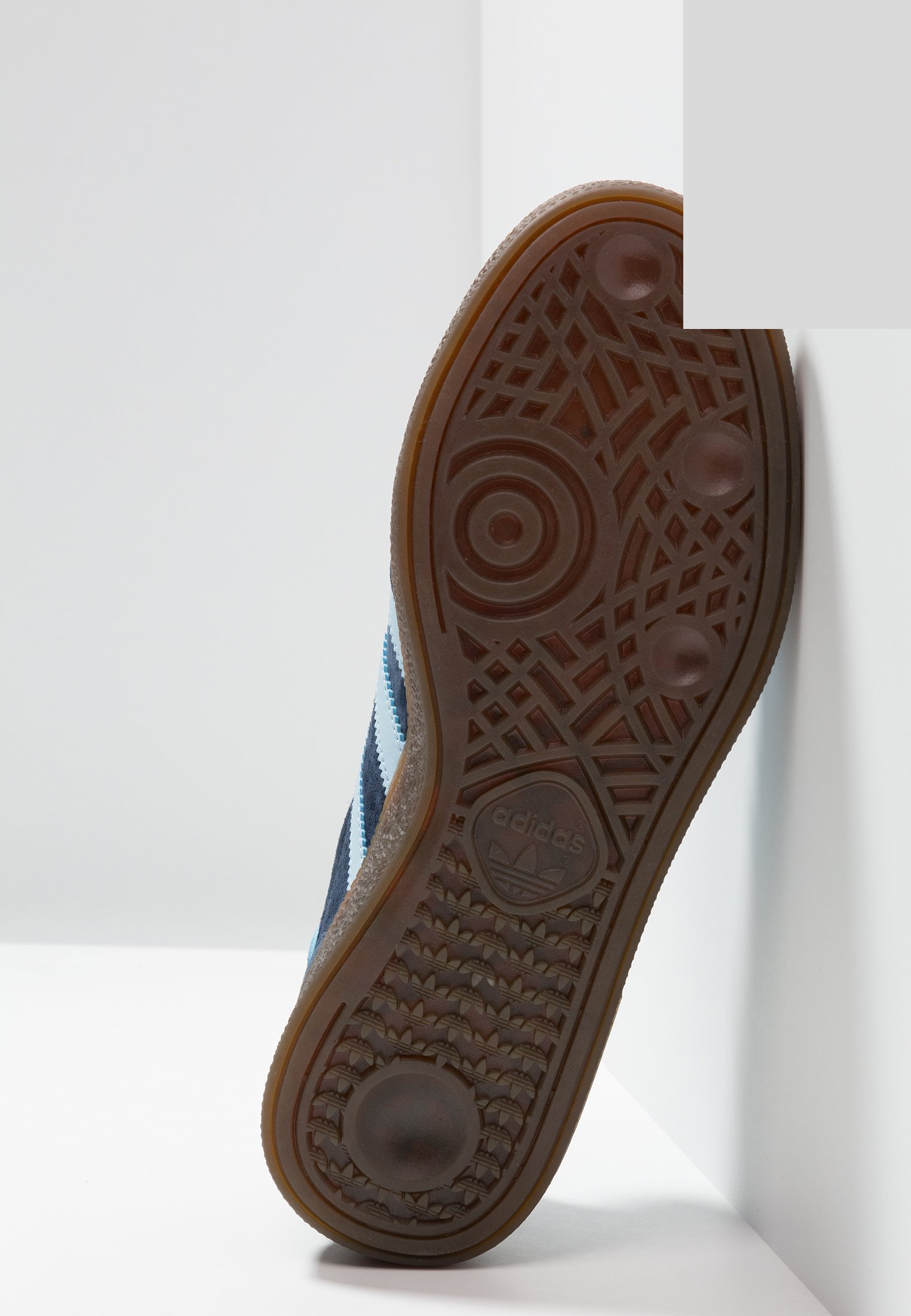 Фото № 5 с приближением к товару «‎Adidas Spezial »