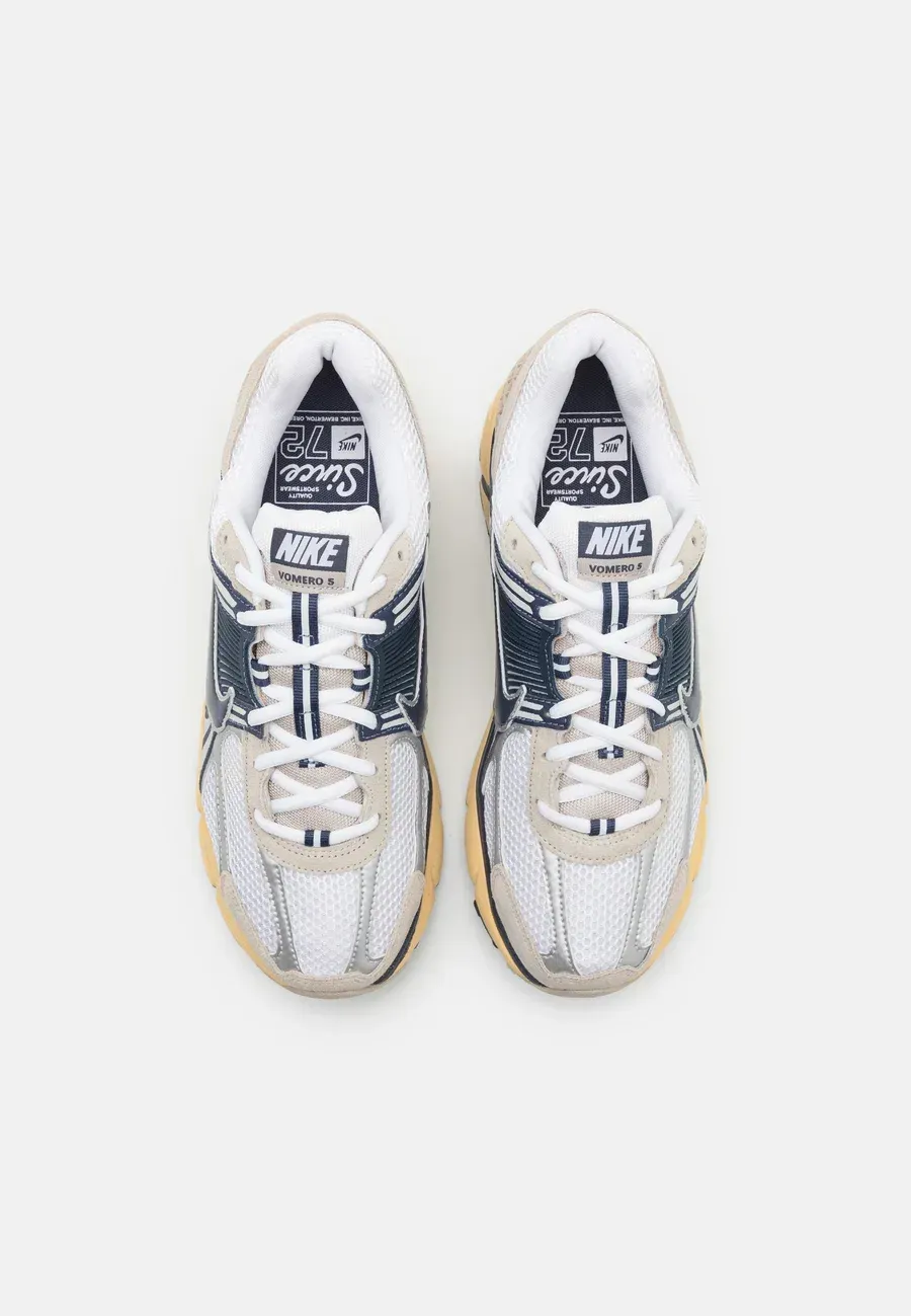 Фото № 4 с приближением к товару «‎ZOOM VOMERO 5 UNISEX»