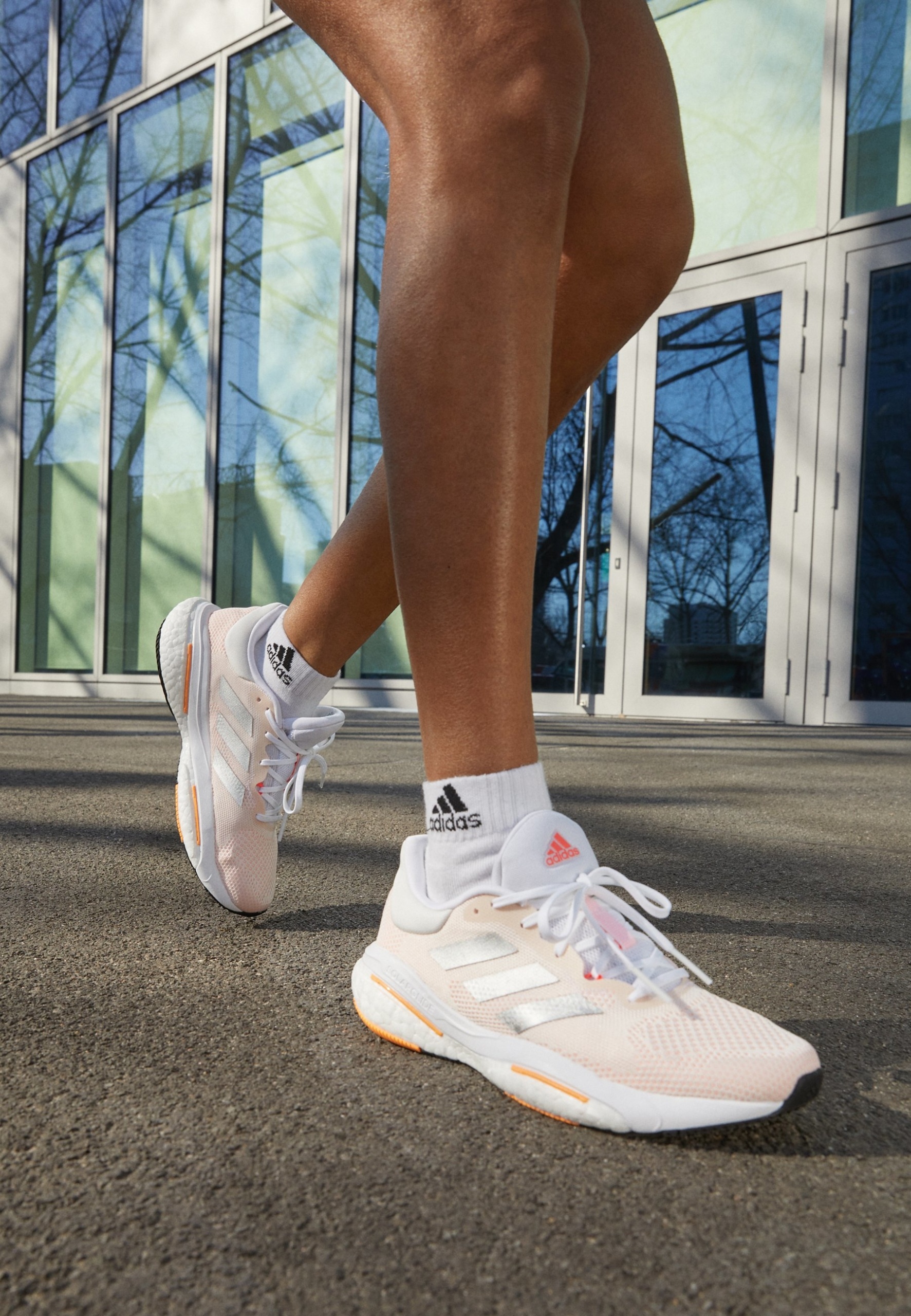 Фото № 5 с приближением к товару «‎Adidas Solarglide 5»