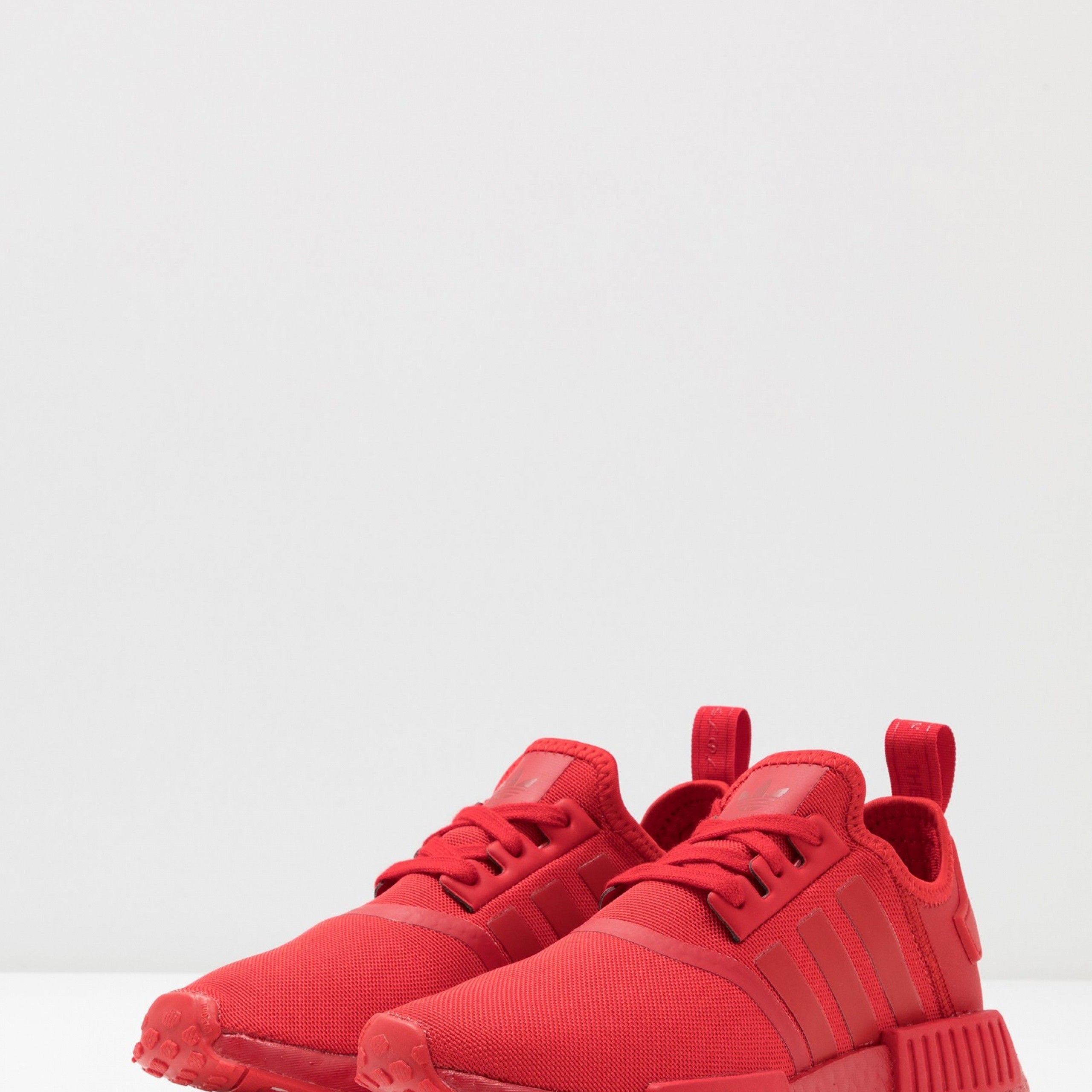 Фото № 5 с приближением к товару «‎Adidas Nmd R1 »