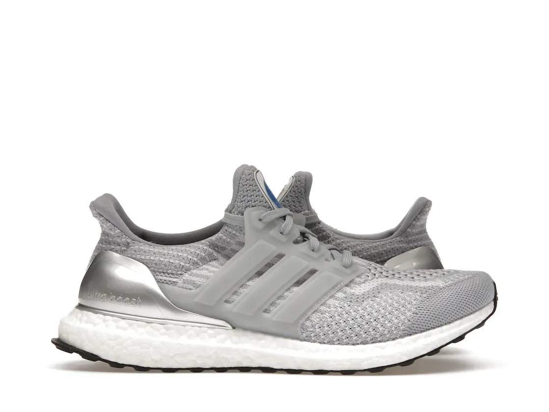 Фото № 1 с приближением к товару «‎adidas Ultra Boost DNA NASA Halo Silver»