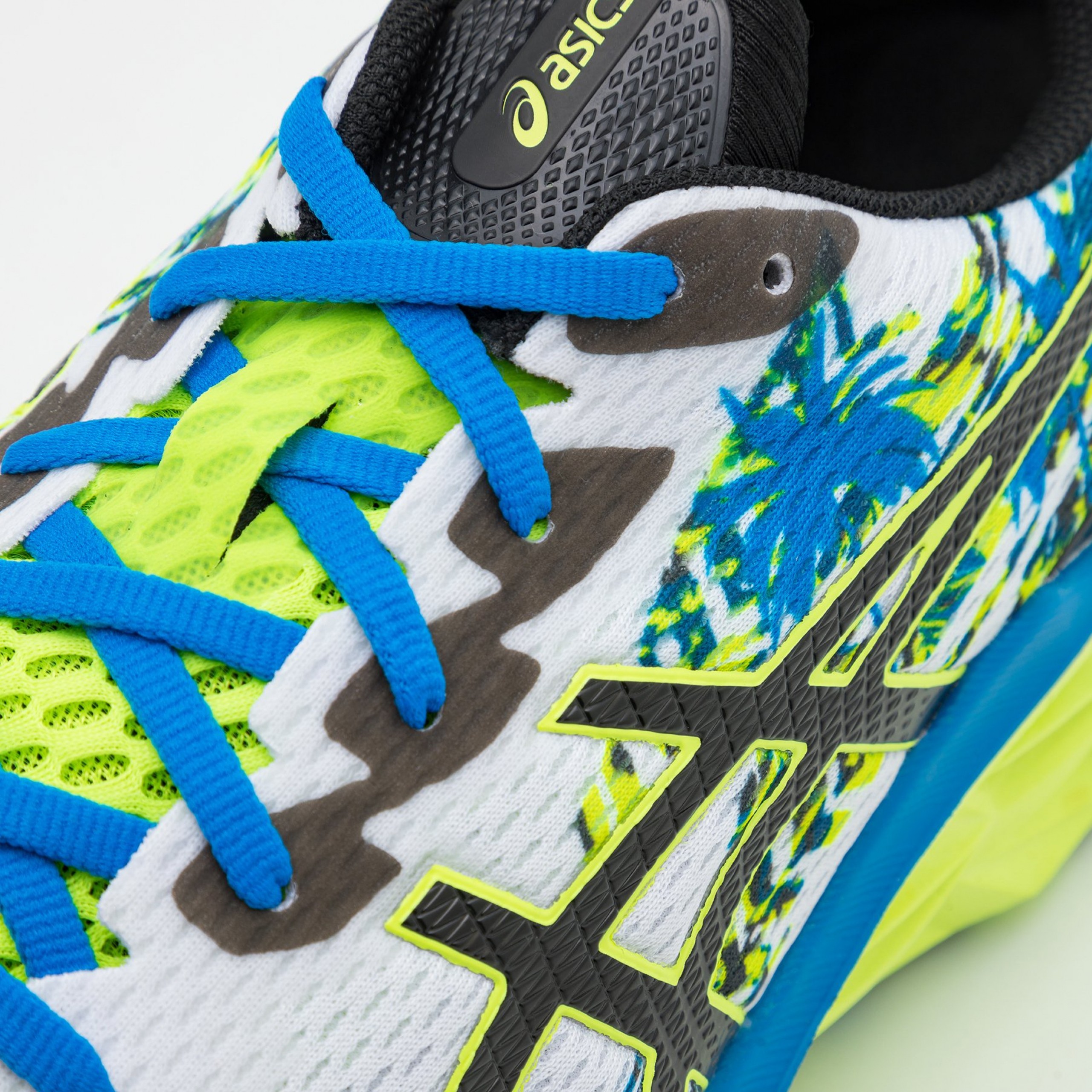 Фото № 4 с приближением к товару «‎Asics Novablast 2 Color Injection»