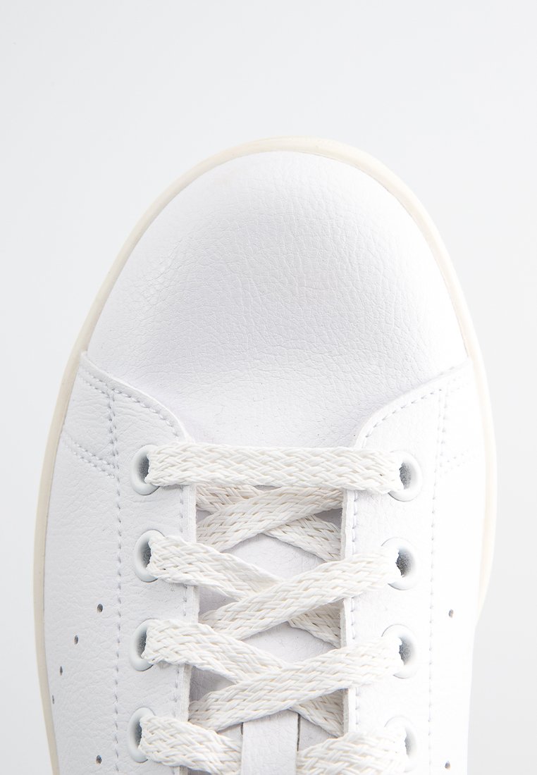Фото № 5 с приближением к товару «‎Adidas Stan Smith »