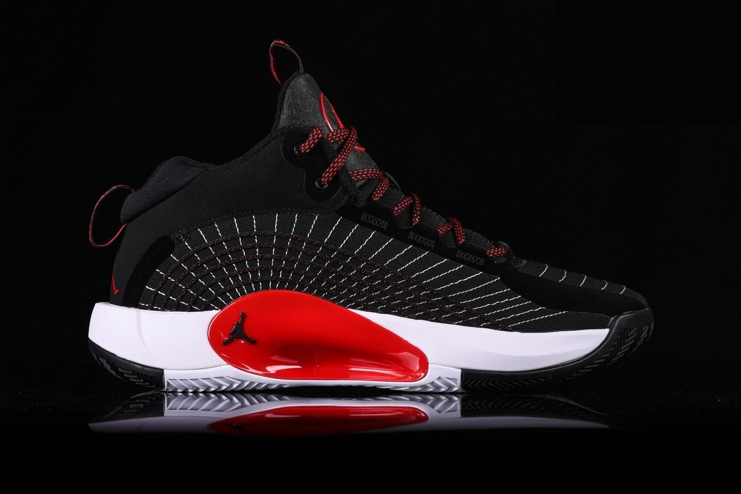 Фото № 1 с приближением к товару «‎Nike Air Jordan Jumpman 2021»