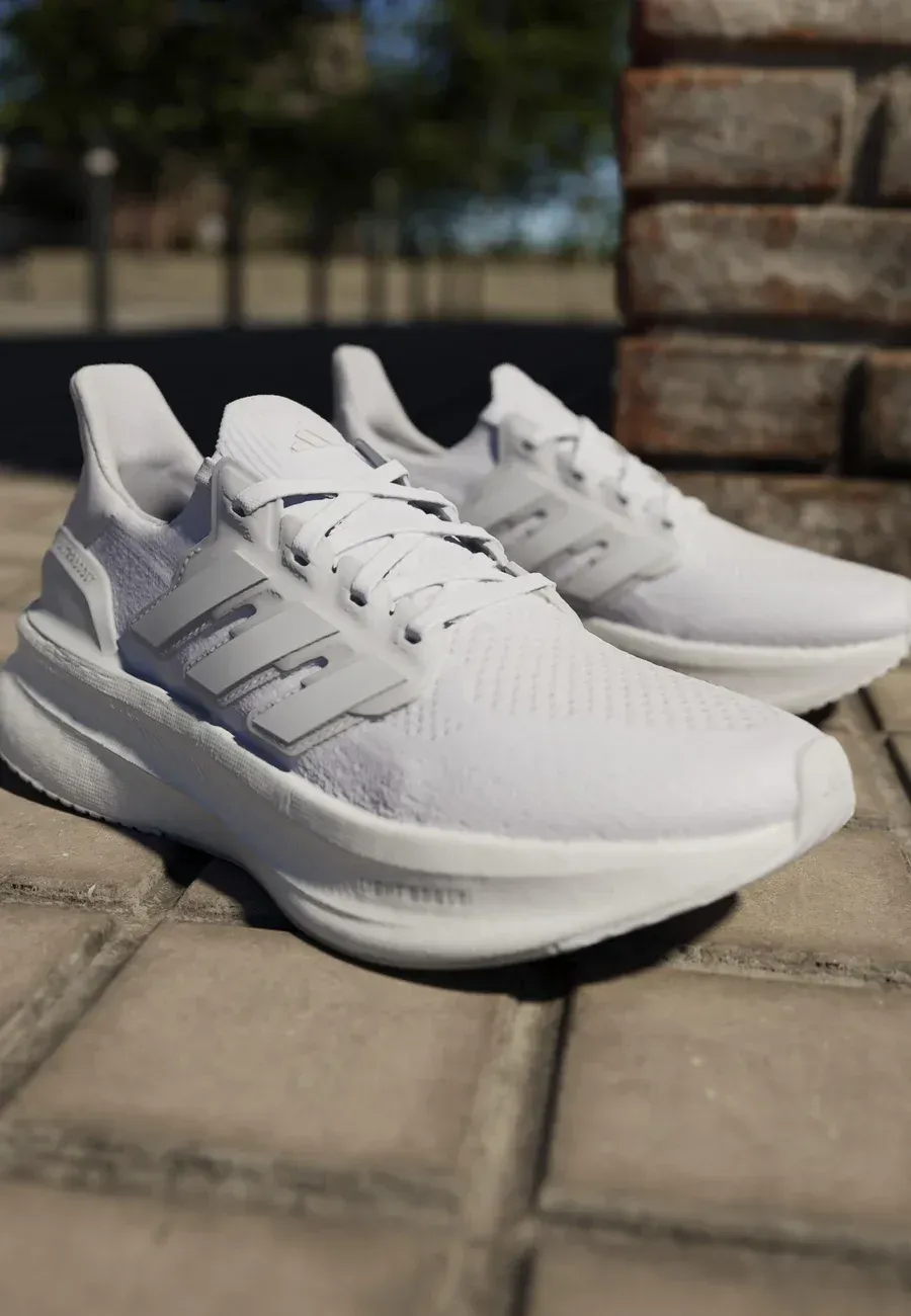 Фото № 1 с приближением к товару «‎ULTRABOOST 5»