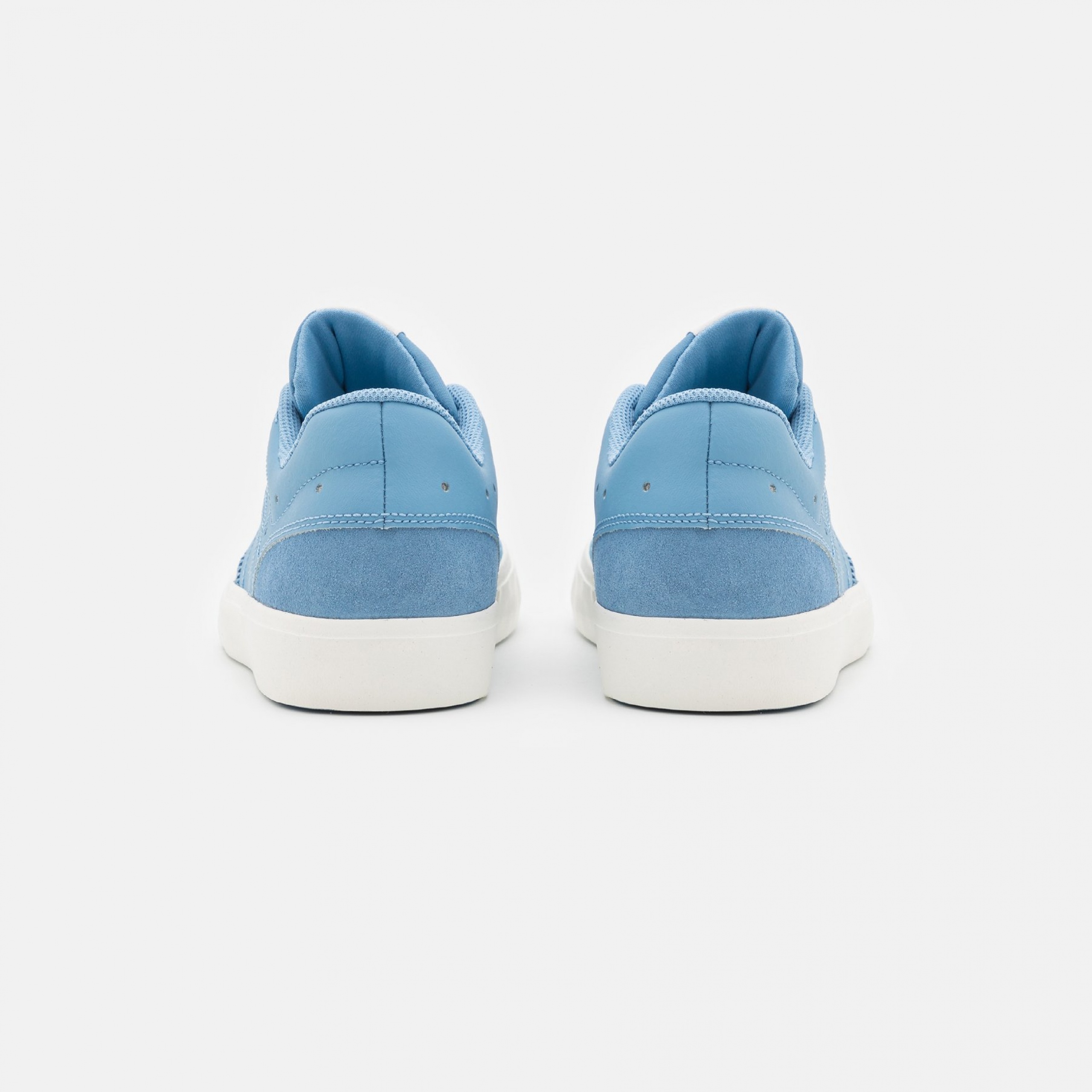 Фото № 3 с приближением к товару «‎Jordan Wmns Series »