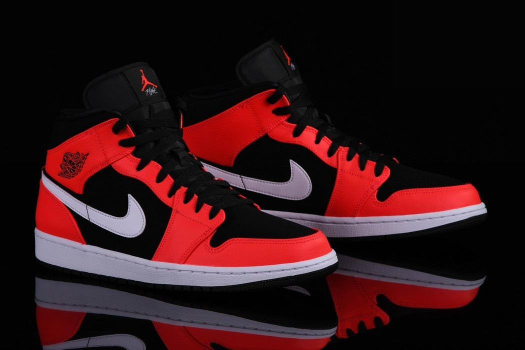 Фото № 4 с приближением к товару «‎Air Jordan 1 Mid Infrared 23»