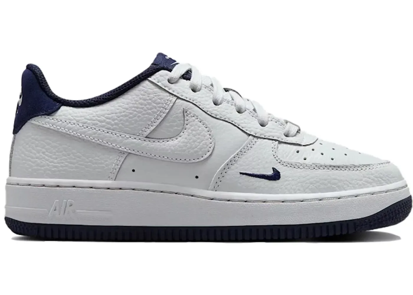 Nike Air Force 1 Low LV8