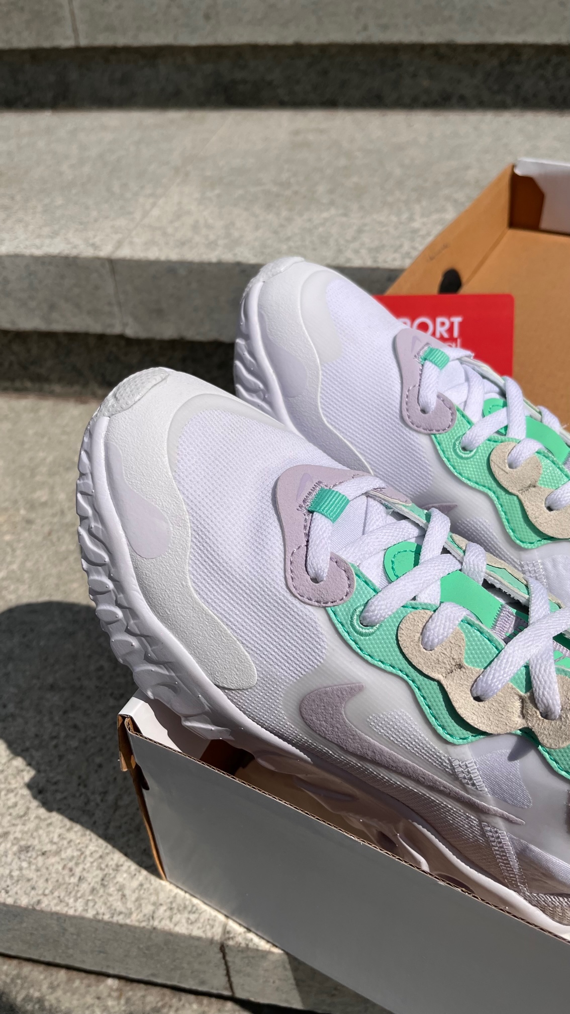 Фото № 3 с приближением к товару «‎Nike React Art3Mis»