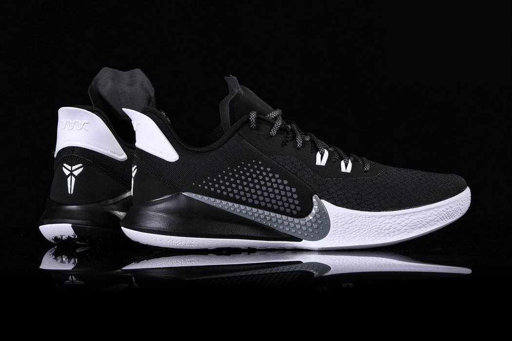 Фото № 3 с приближением к товару «‎Nike Kobe Mamba Fury Mamba »