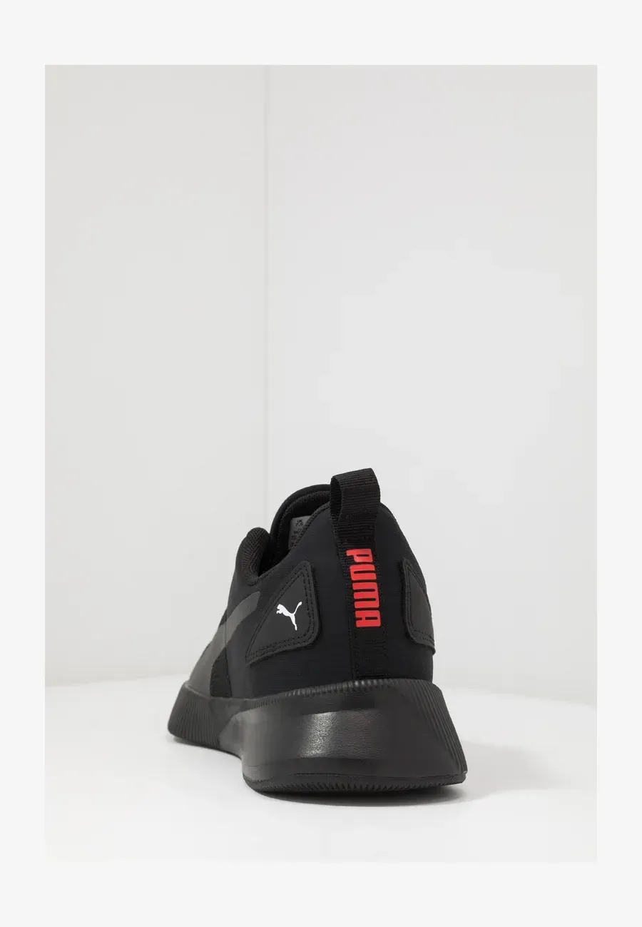 Фото № 4 с приближением к товару «‎FLYER»